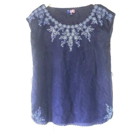 Forever 21 Tops - Blue cap sleeve satin Blouse